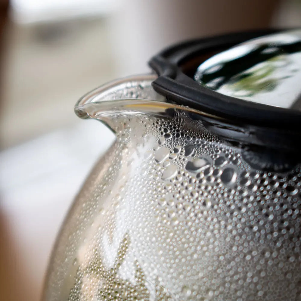 Faut-il Préchauffer sa Théière avant d'Infuser ?