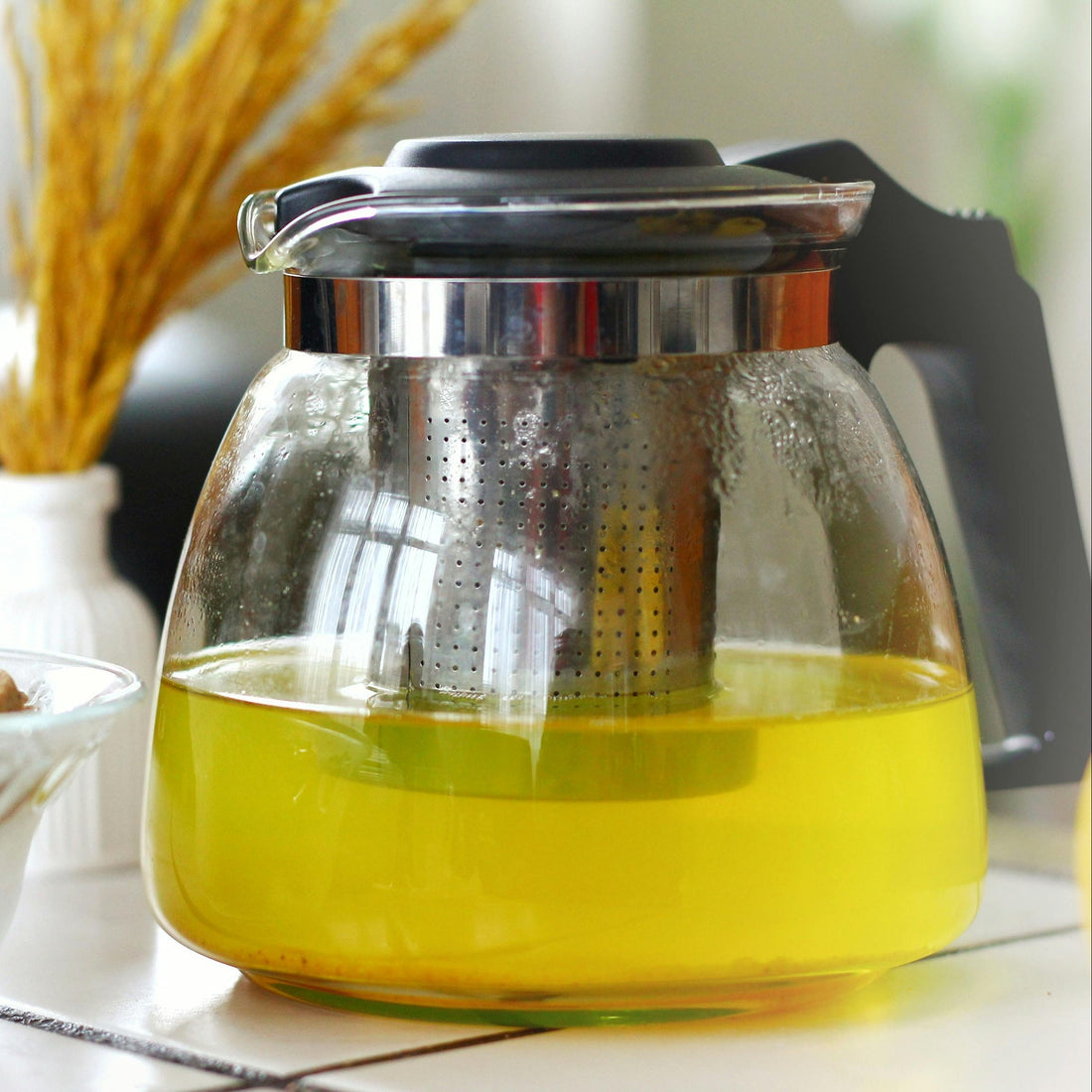 Théière avec infuseur ou sans infuseur : comment choisir ?