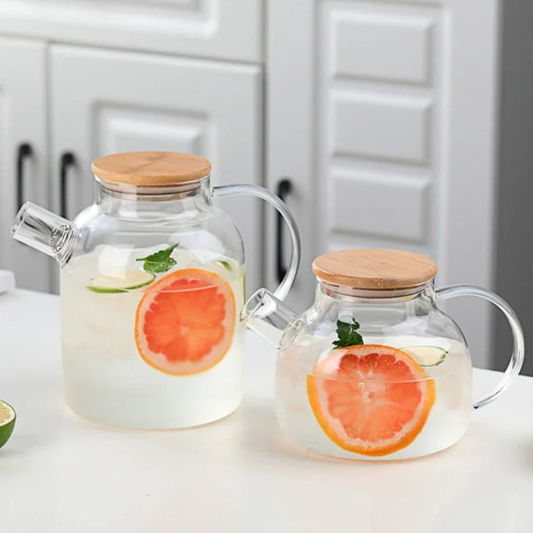 Grande Théière en Verre 1L — 1,8 L les deux formats sur une table 