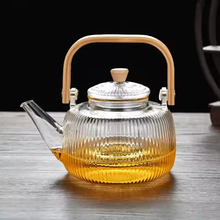 Théière 1L en Verre Borosilicate sur une table 