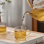 Théière 1L en Verre Borosilicate versant du thé 