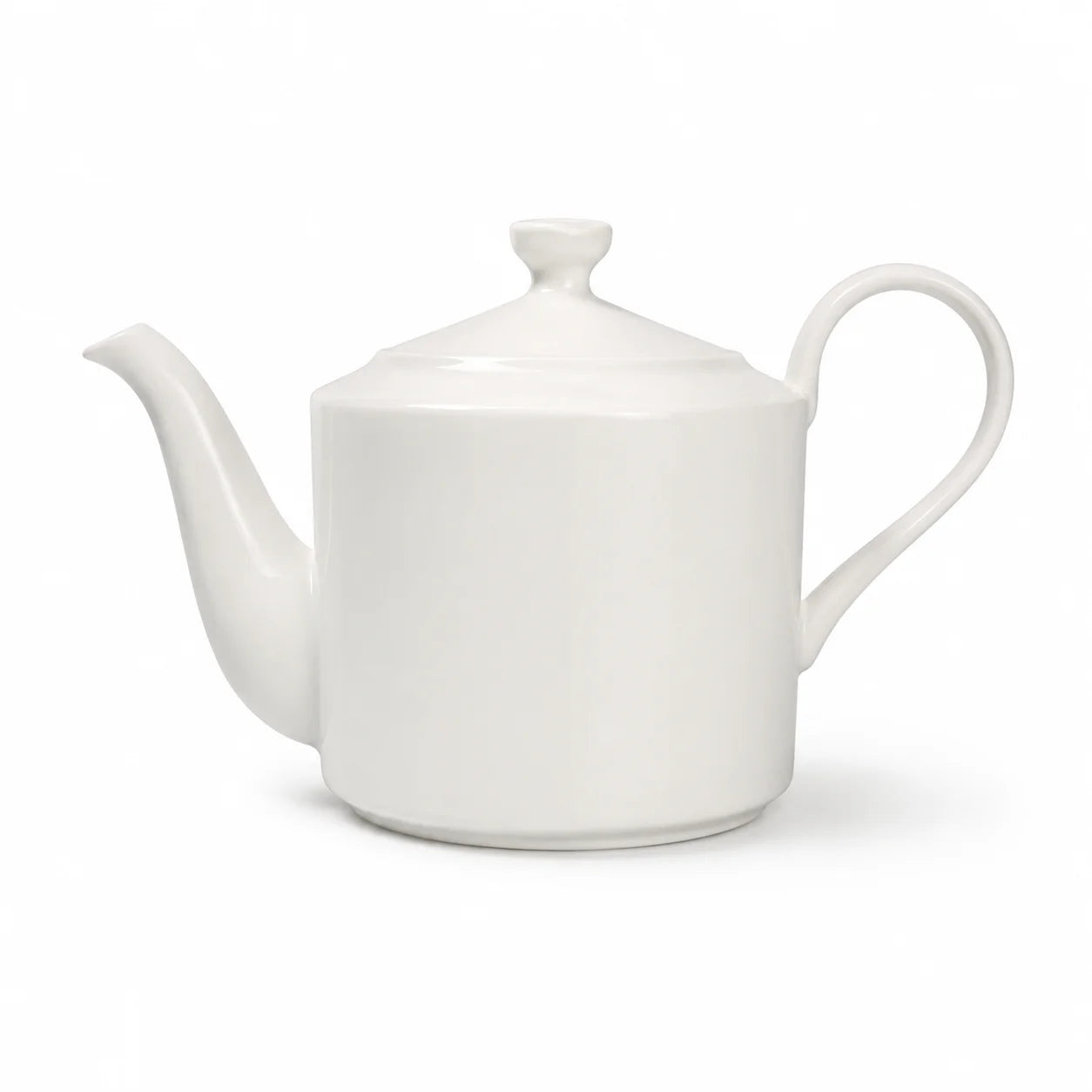 Théière Anglaise Blanche sur fond blanc 