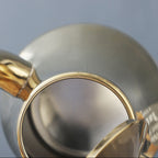 Théière Induction Dorée vue sur l'intérieur 
