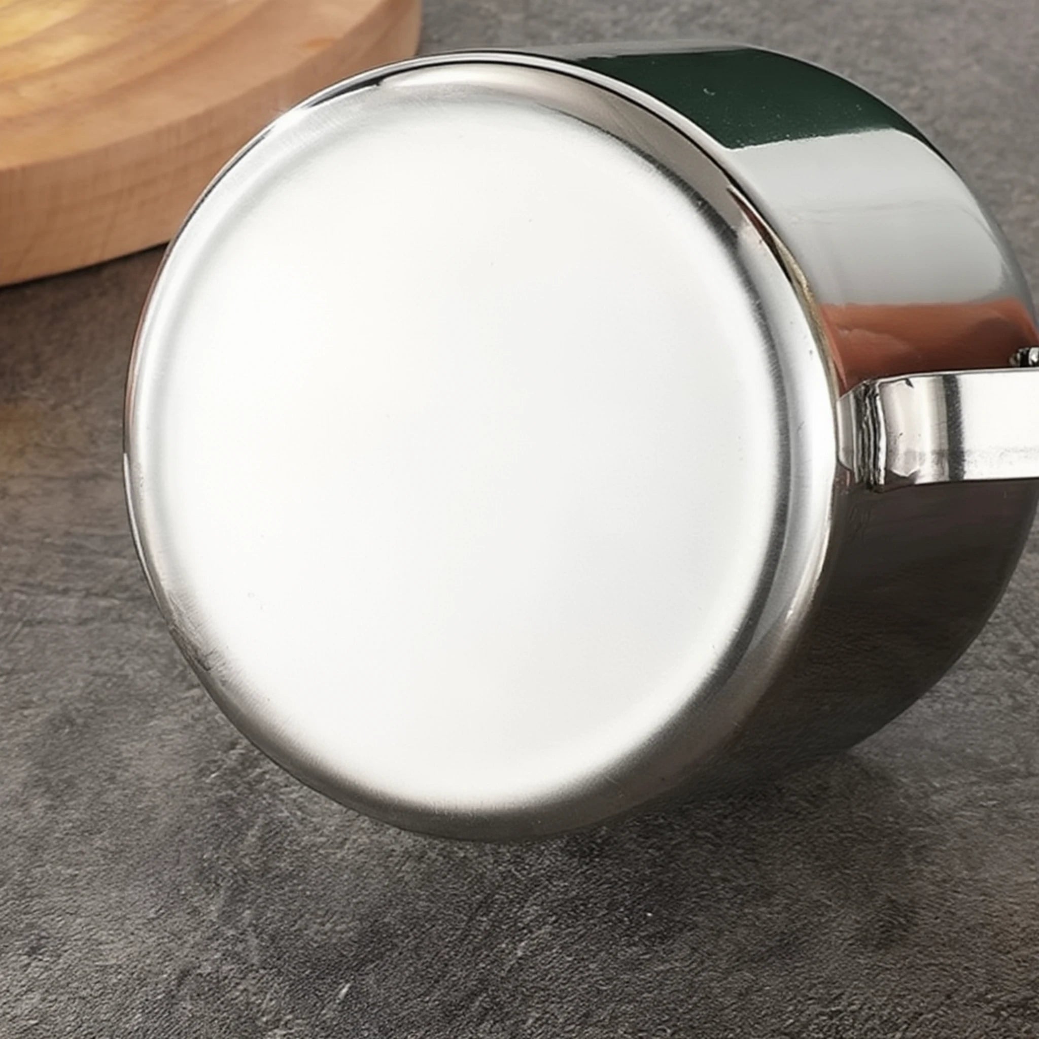Théière Induction Inox  vue sur le dessous 