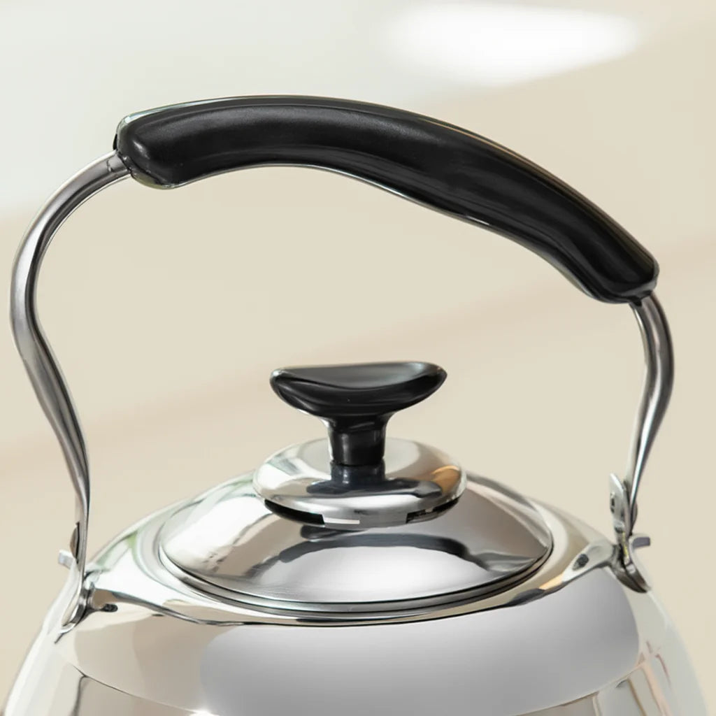 Théière Induction en inox avec Infuseur  vue sur la poignée 