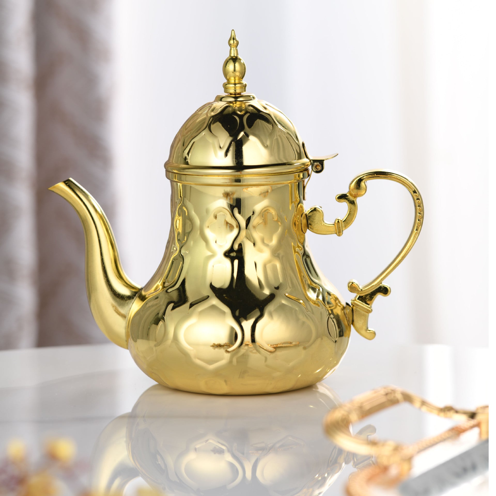 Théière Marocaine Dorée de face 