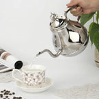 Théière Marocaine avec Infuseur versant du thé 