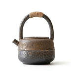 Théière Vintage en Grès sur fond blanc 