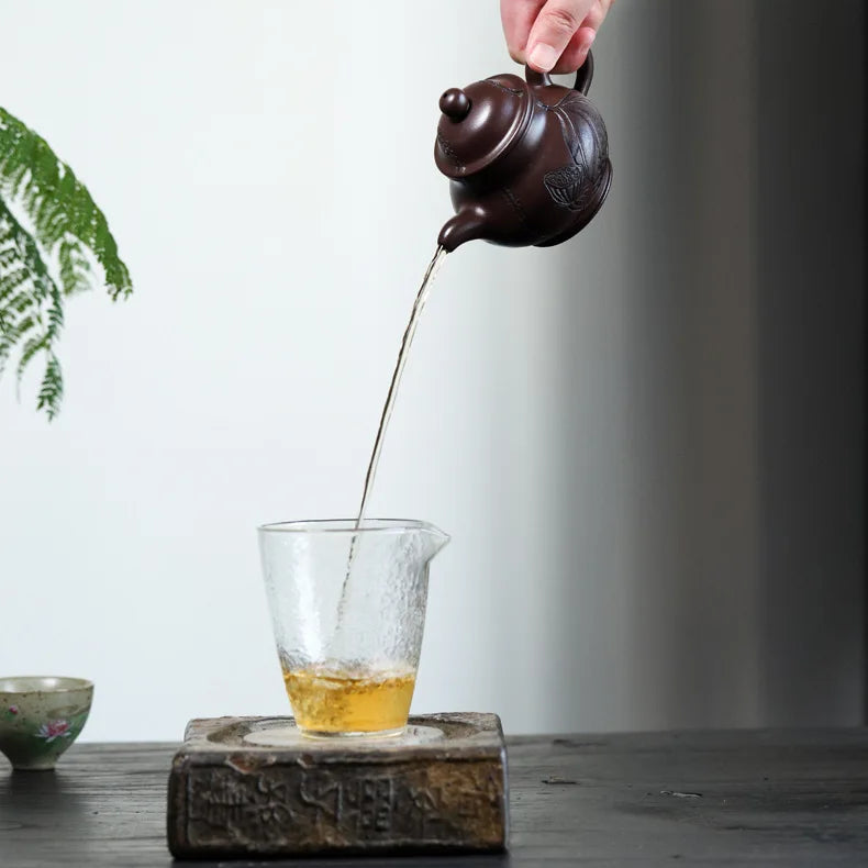Théière Yixing Marron Artisanal versant du  thé 