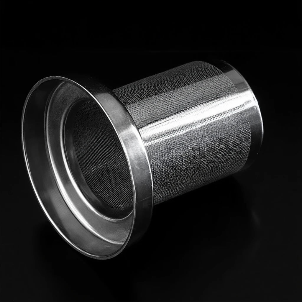 Théière à Induction en Inox Argentée vue sur le filtre 