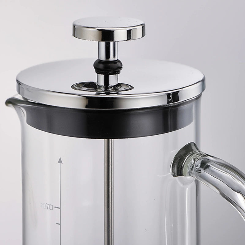 Théière à Piston en Verre Gradué vue sur le couvercle 
