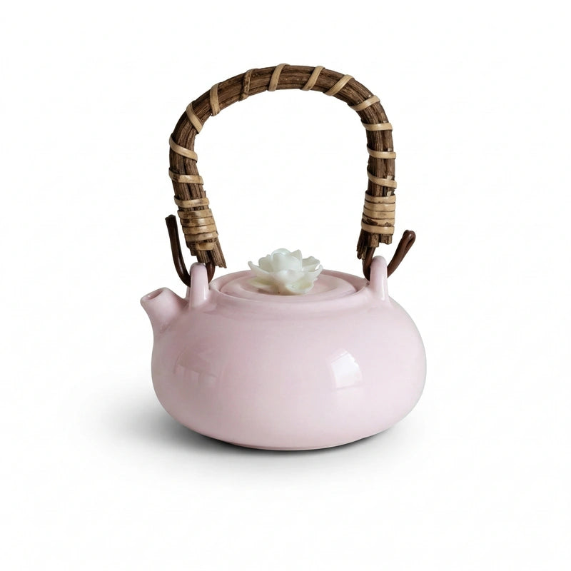 Théière avec Filtre Japonaise Rose sur fond blanc 