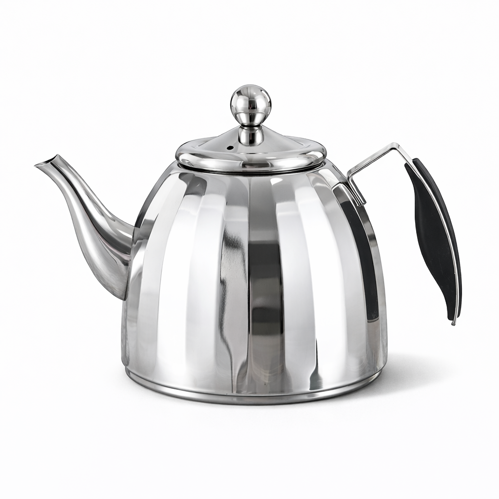 Théière avec Infuseur en Inox Argentée sur fond blanc 