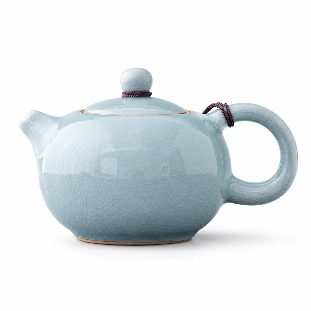Théière en Céramique Bleu sur un fond blanc 