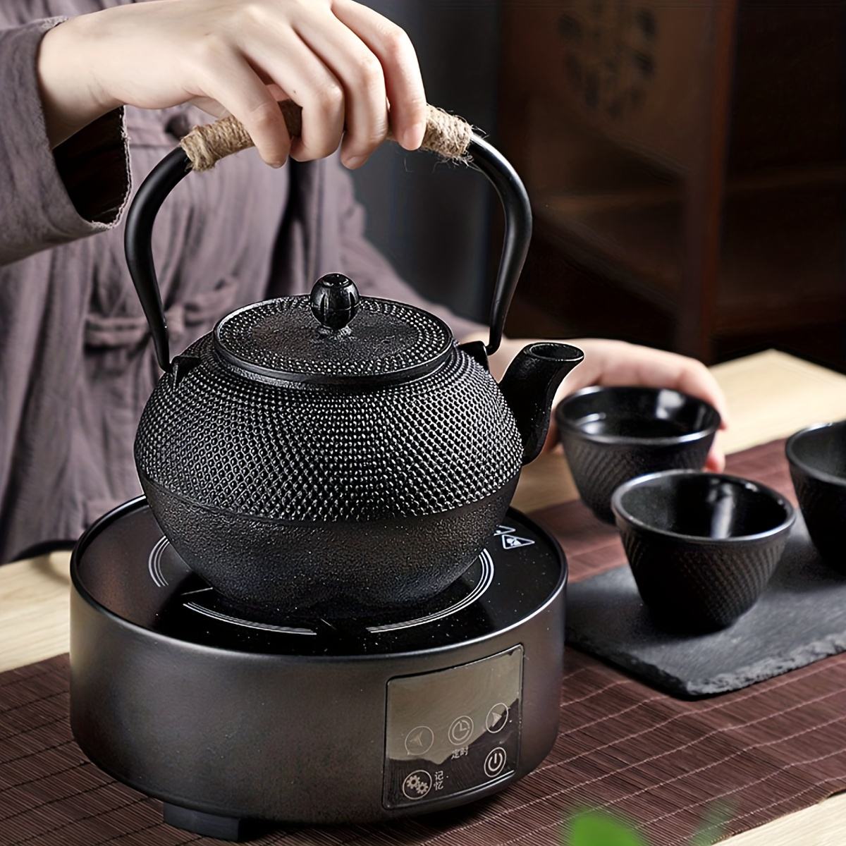 Théière en Fonte Japonaise Noir main sur la anse 
