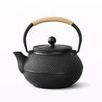 Théière en Fonte Japonaise Noir sur fond blanc 