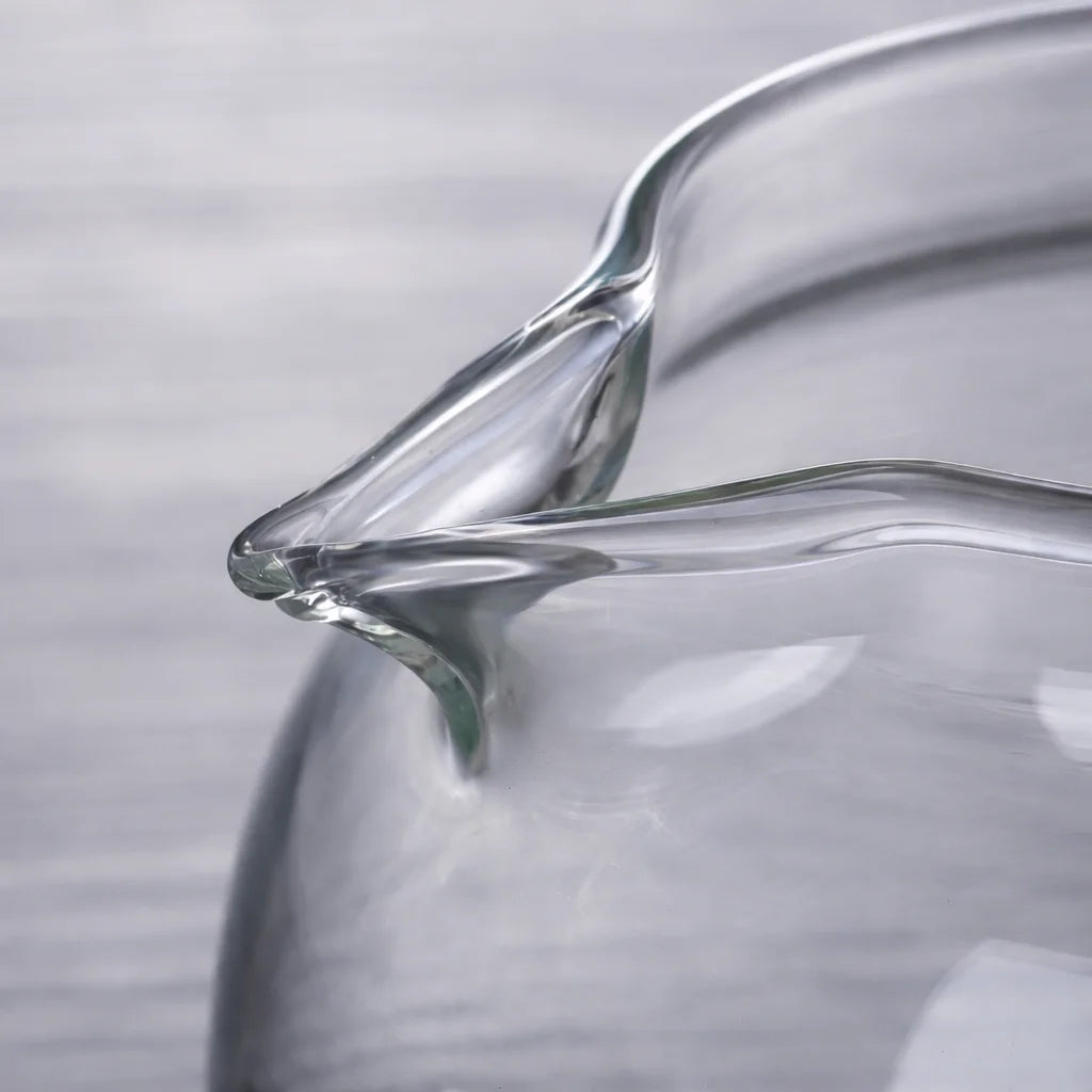 Théière en Verre Ronde vue sur le bec 