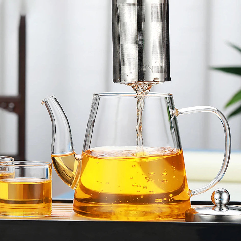Théière en Verre avec filtre sur un plateau 