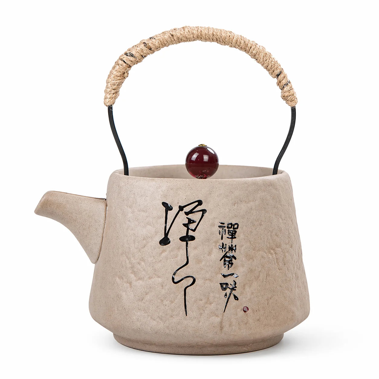 Théière japonaise en Porcelaine sur fond blanc 